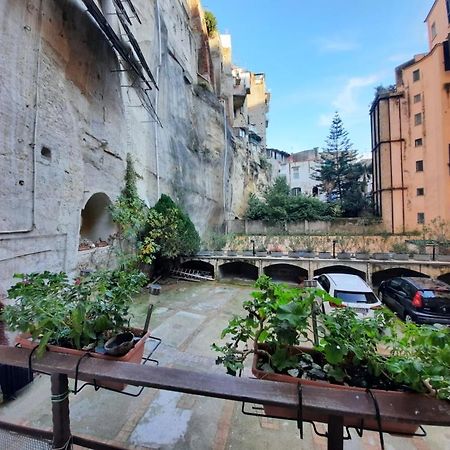Апартаменти La Casa Nella Roccia Неаполь Екстер'єр фото