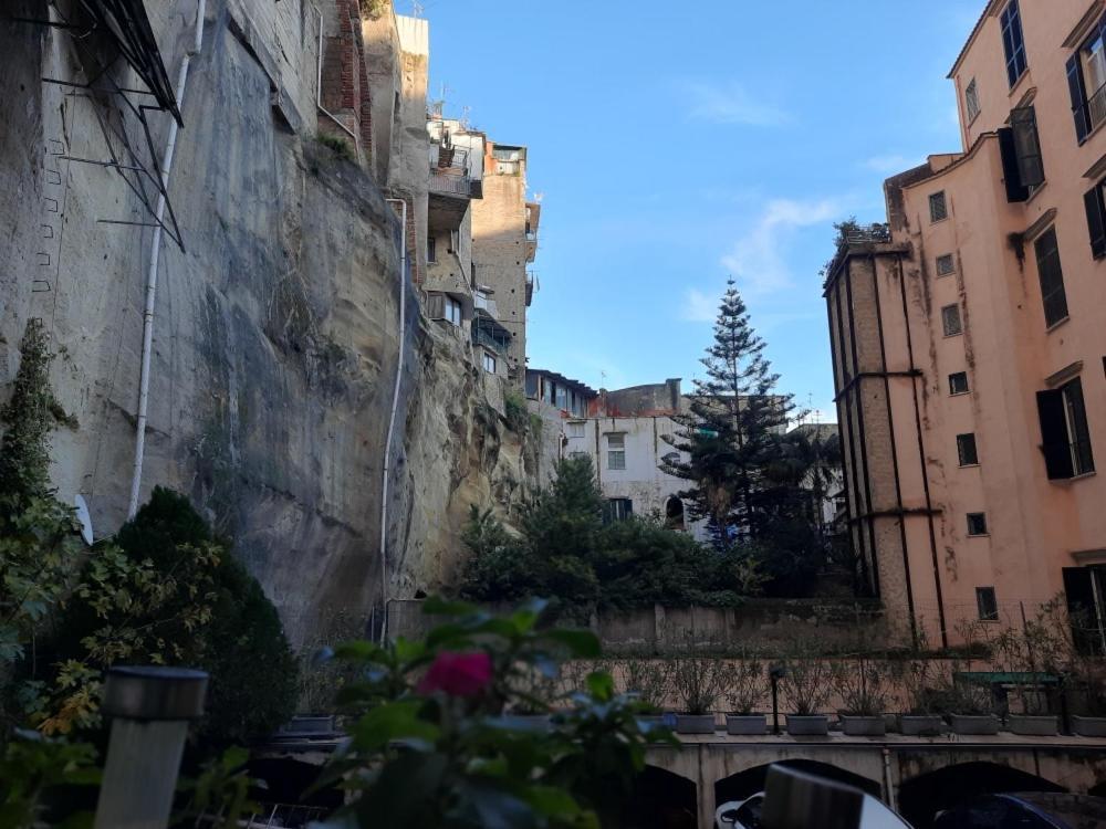 Апартаменти La Casa Nella Roccia Неаполь Екстер'єр фото